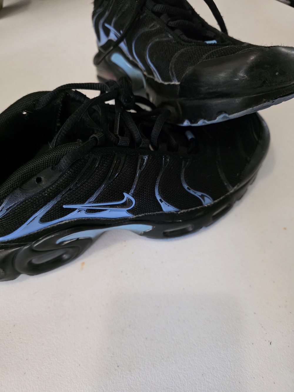 Nike Kids' Black and Light Blue Athletic Sneakers